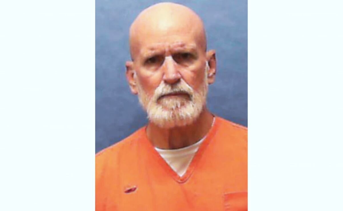 Con maleta en mano, llegan maestros de la CNTE al Zócalo para iniciar jornada de protesta 