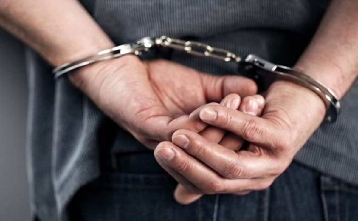 Salinas Pliego defiende a influencer de 'Historia para Tontos' tras polémica por su tequila Clase 33; esto dijo