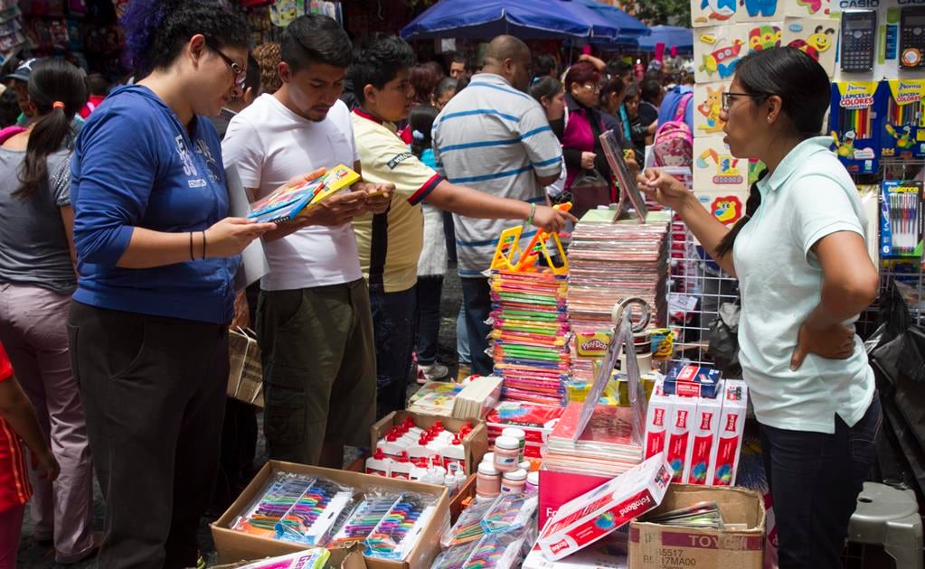 Apedrean al candidato Andrónico Rodríguez tras emitir su voto en Bolivia; es considerado un 