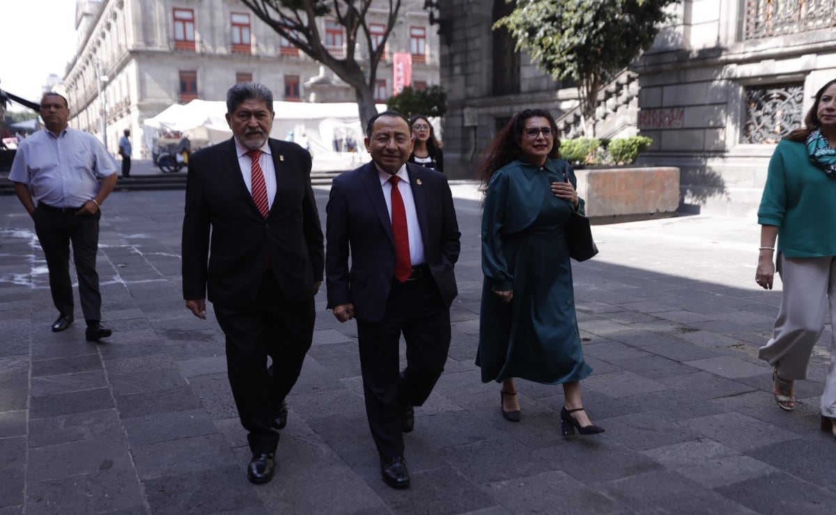 Sheinbaum acusa a oposición de generar insidias; responde porqué no se “separa” de AMLO
