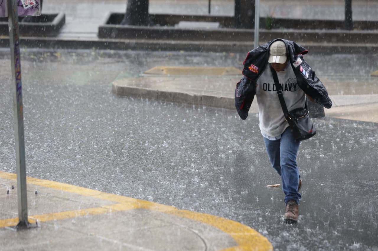 Colectivos se manifiestan en al menos tres estados