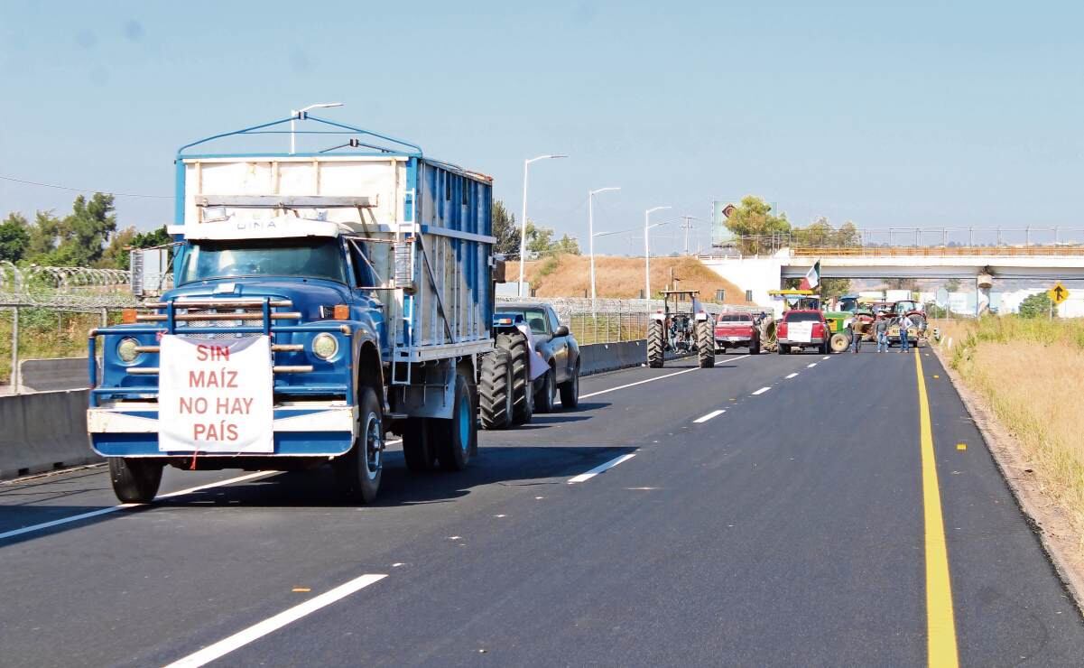 CDMX busca acuerdo con transportistas por alza de tarifa