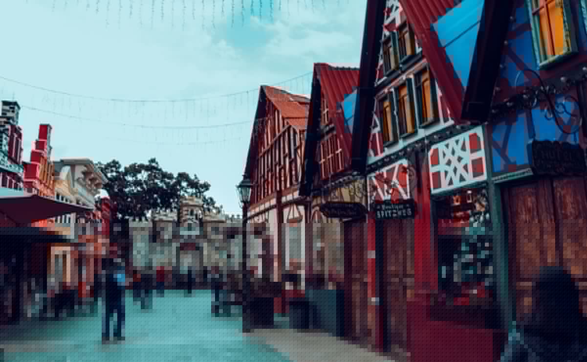 Desatan polémica letreros puestos en playa de Bagdad en Tamaulipas