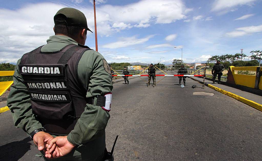 Elementos de la Sedena chocan contra vehículo y ejecutan a uno de los tripulantes en Nuevo Laredo, Tamaulipas 