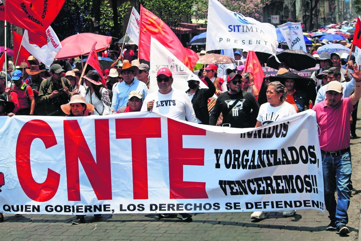 Cacerolazos resuenan en varias ciudades de Colombia en contra del gobierno de Petro