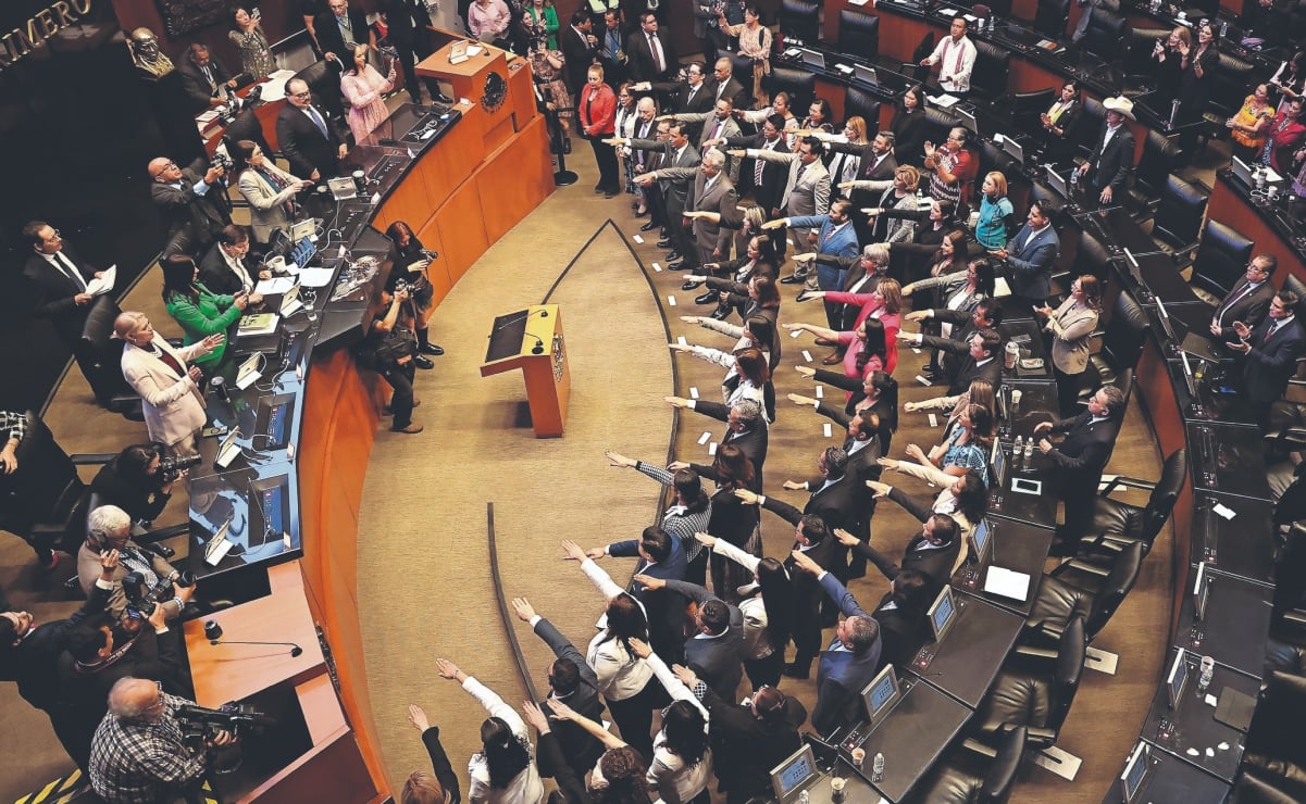 Senado avala permitir que funcionarios de CFE, Pemex y SAT porten armas; dictamen será turnado al Ejecutivo federal