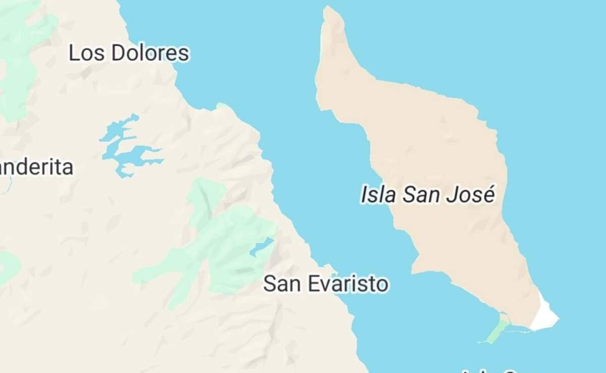 El pantalón le juega una mala pasada a Rauw Alejandro en pleno concierto