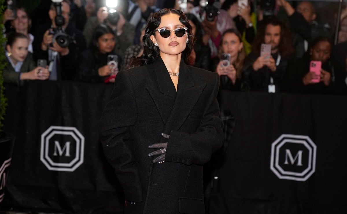 Selena Gomez responde a su manera en medio de especulaciones de traición de Benny Blanco