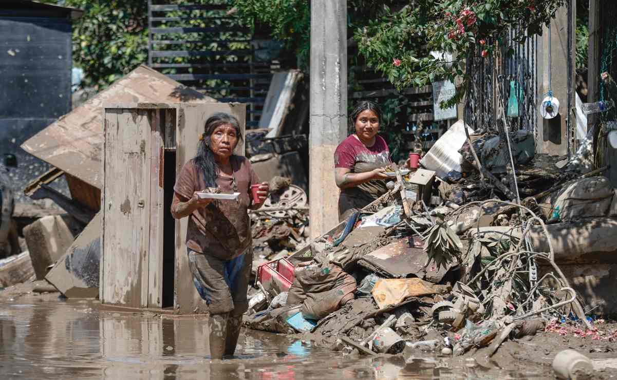 Cierran calles para exigir agua en la Álvaro Obregón