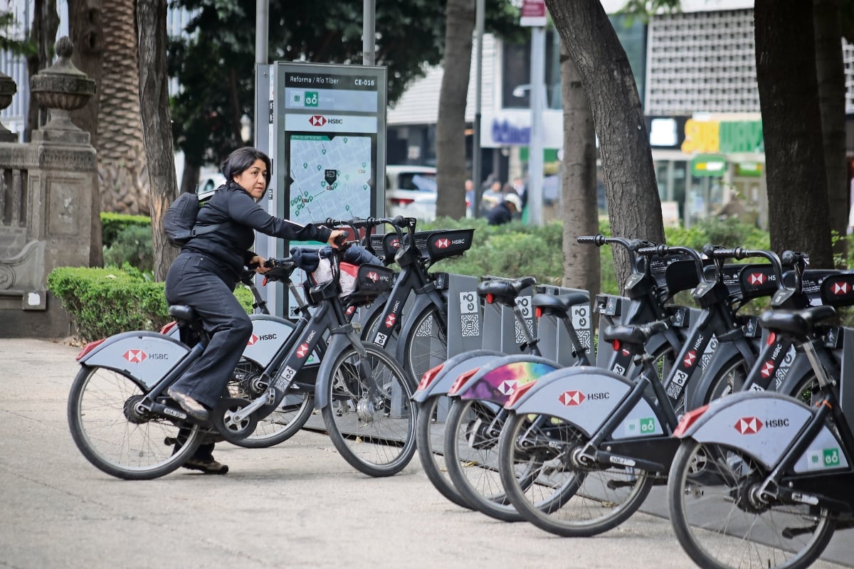 ...Oposición acusa “traje a la medida”