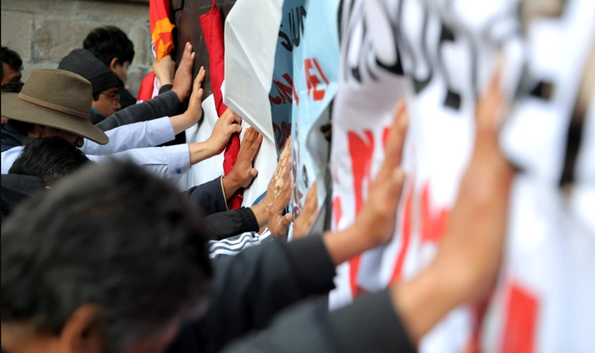 Responden ante acusaciones por baile “La Botella”