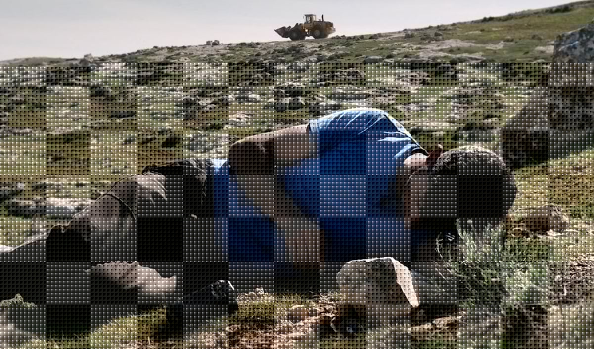 Marc Jacobs pone en tendencia las uñas color ámbar 