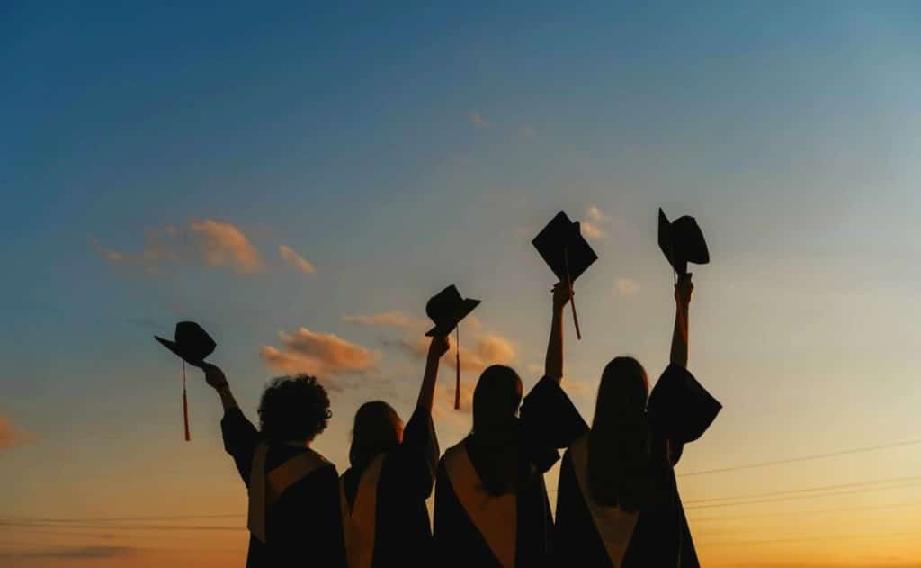 Día del Estudiante: las mejores becas para universitarios