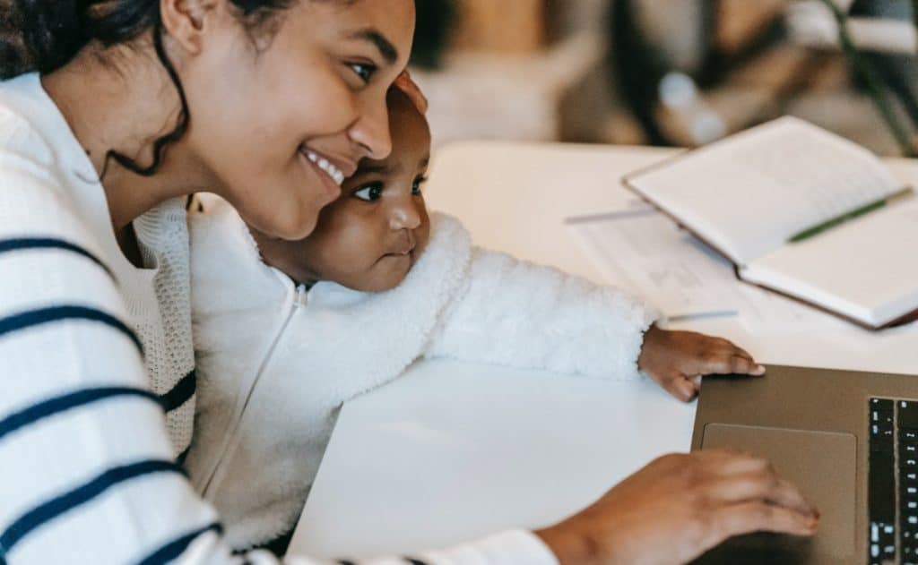 día-de-las-madres-cómo-es-ser-mamá-universitaria