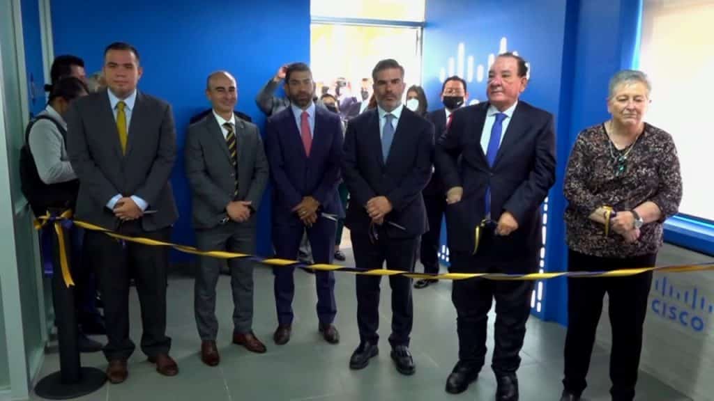 Facultad de Ingeniería de la UNAM inaugura aula de educación híbrida