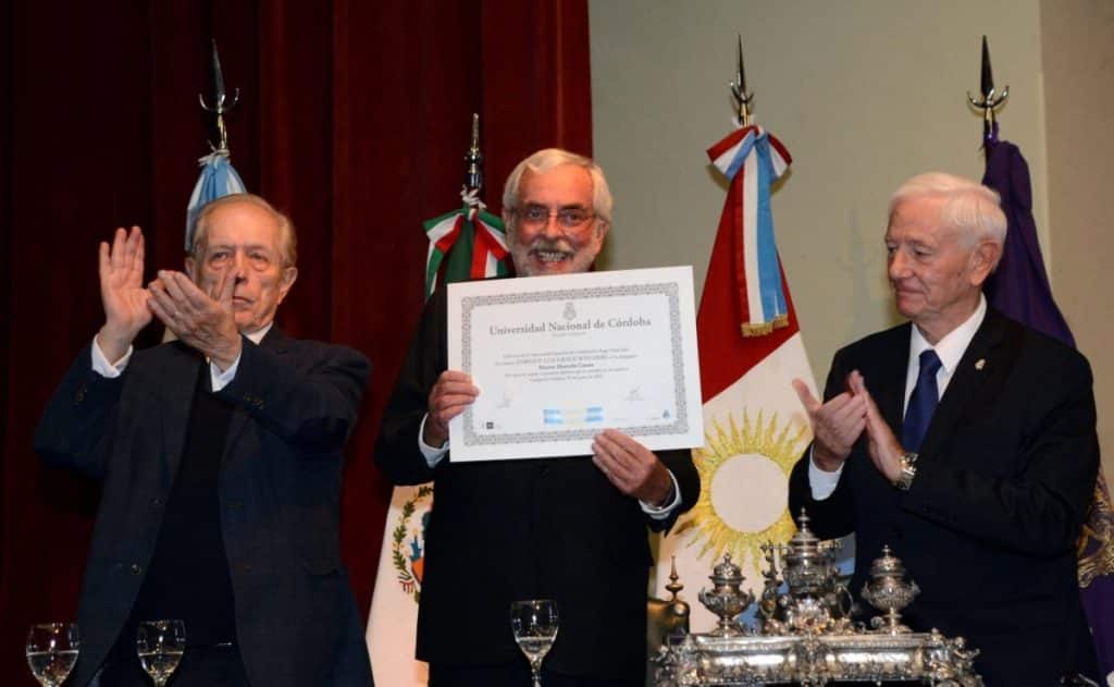 graue-recibe-doctorado-honoris-causa-de-universidad-de-córdoba