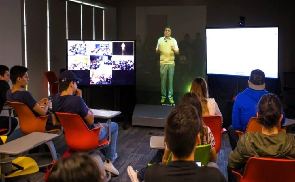 Tec de Monterrey da clases al estilo Star Wars con hologramas