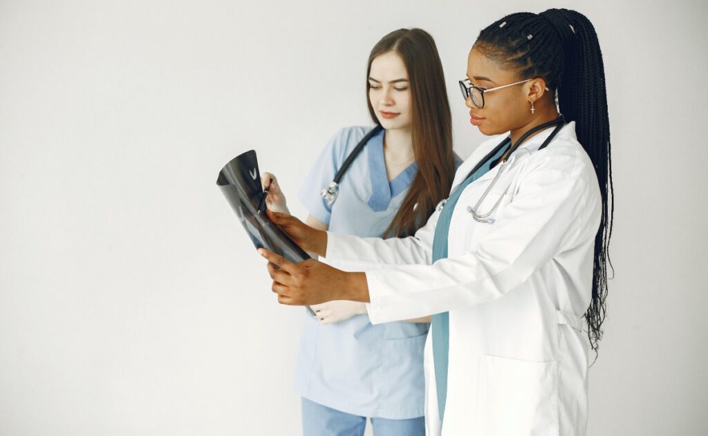 Estas-son-las-mejores-universidades-en-el-área-de-clínica-y-salud-a-nivel-mundial