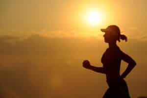 ¿Por qué hacer ejercicio contribuye a prolongar la vida?