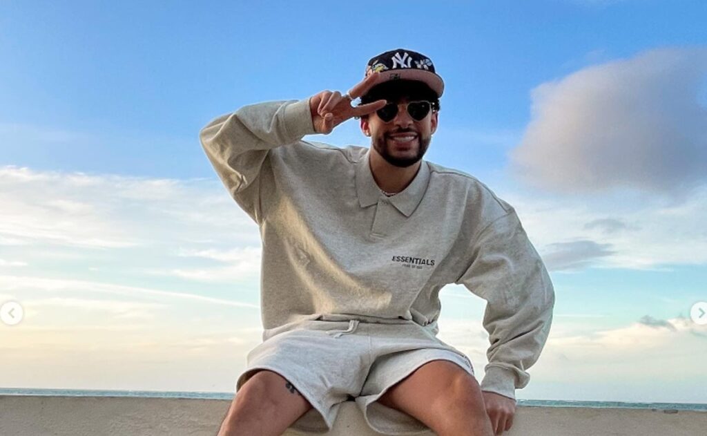 Bad Bunny llega a la UNAM; impartirán curso del conejo malo