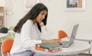 UNAM ofrece curso de inglés gratis en 2023; así puedes aplicar
