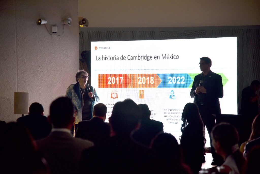 Cambridge une esfuerzos para innovar la enseñanza del inglés en México