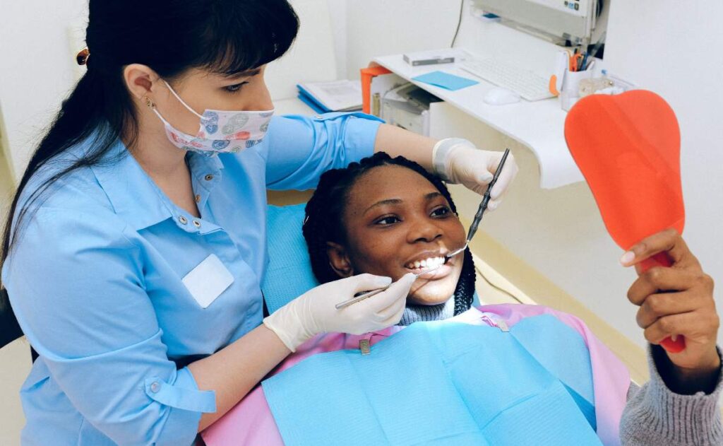 UNAM ofrece servicios dentales