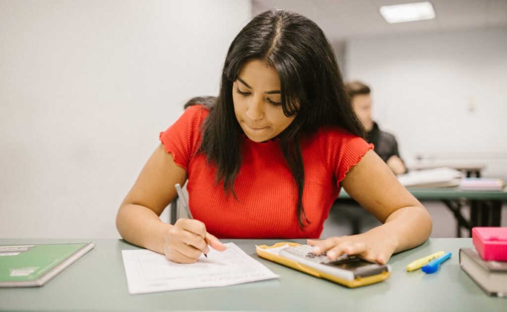 UAEM-lanza-convocatoria-2023-para-bachillerato-así-puedes-aplicar