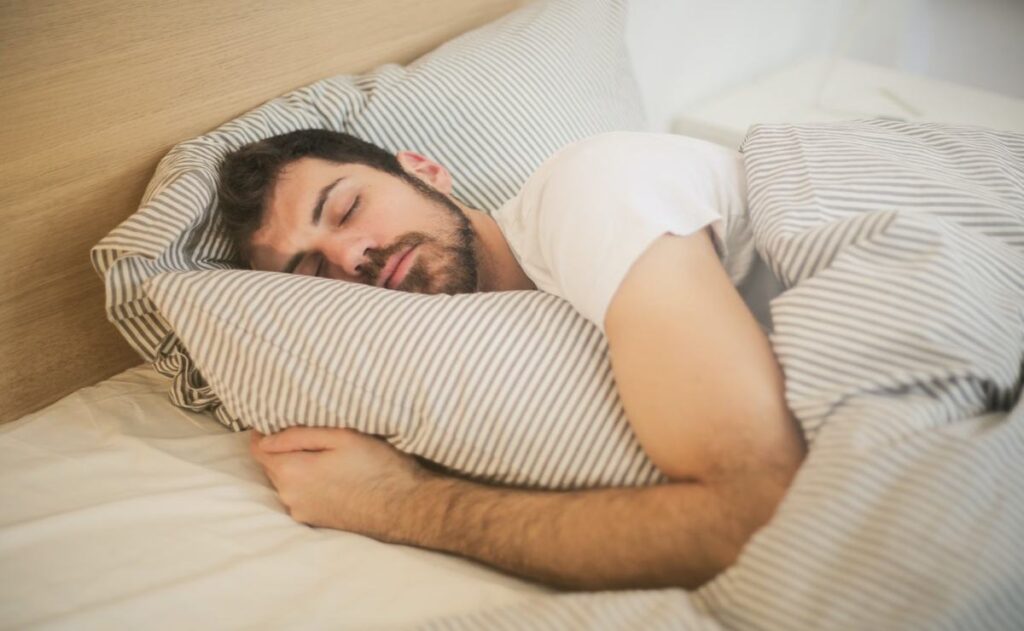 ¿Duermes 5 horas o menos? Eso podría afectar tu salud: UNAM