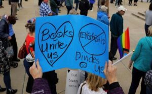 protestas contra las prohibiciones de libros