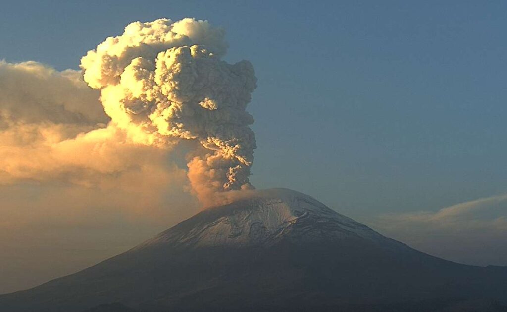 Cenizas del Popocatépetl llegarán a CDMX en estas fechas, advierte especialista de la UNAM