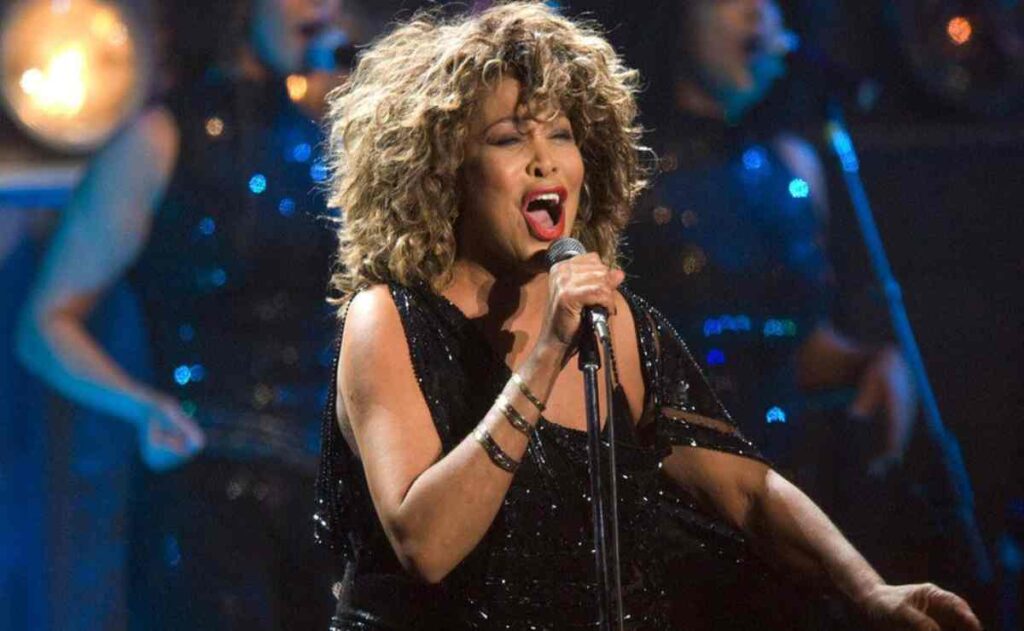 Cómo Tina Turner rompió el silencio sobre el maltrato en su contra