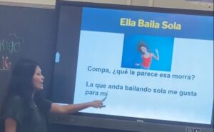 Maestra enseña español con música de Peso Pluma