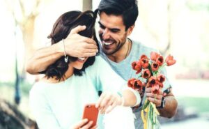 “Love bombing”: cuando demasiado amor se vuelve peligroso