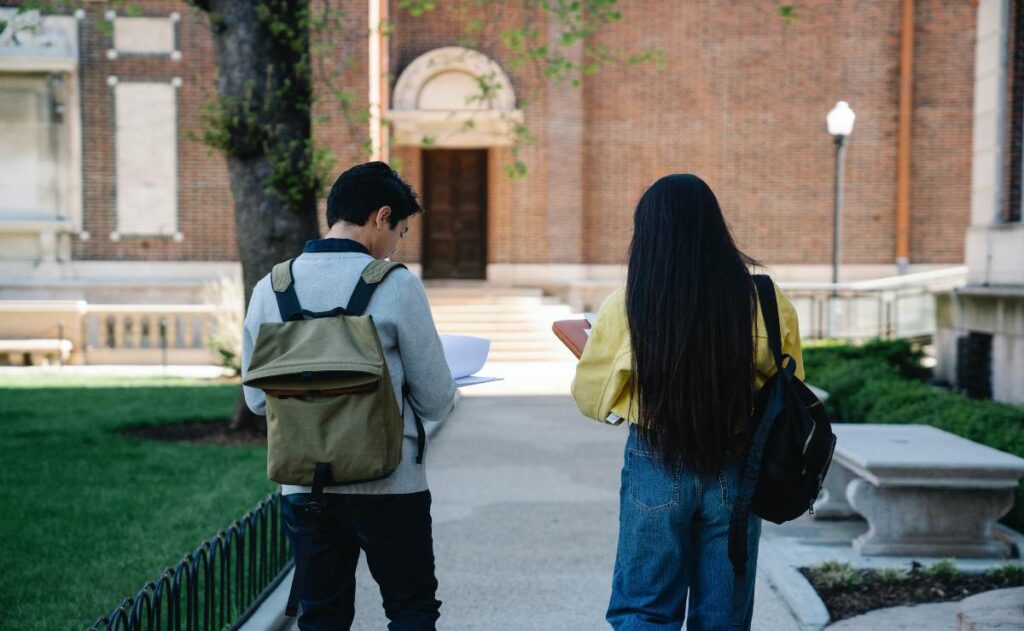 Conquista tu nueva universidad: tips para adaptarte a la vida universitaria