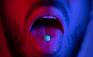 Profármacos, las sustancias que el cuerpo convierte en drogas ilegales