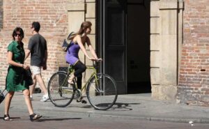 Combate la depresión, reduce el estrés y mejora la vida sexual: los beneficios de andar en bici