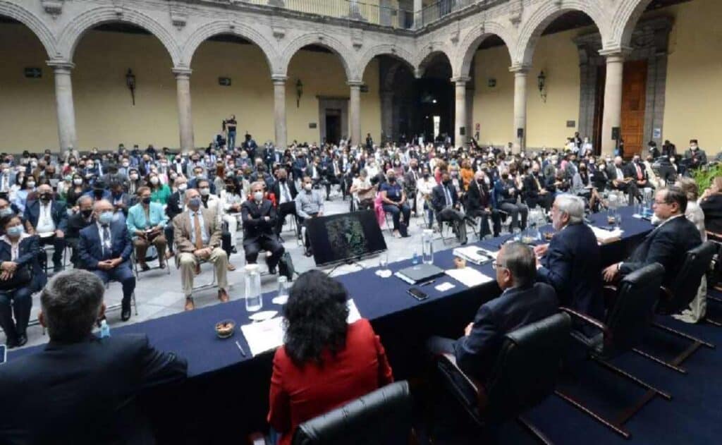 Graue se despide del Consejo Universitario; pide rechazar intereses ajenos