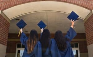 5 controversiales consejos de un recién graduado a los universitarios novatos (1/2)