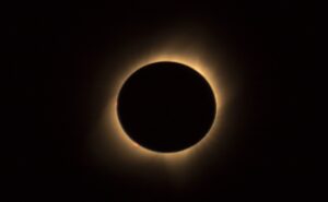 ¿Cómo hacer un observatorio casero para ver el eclipse?