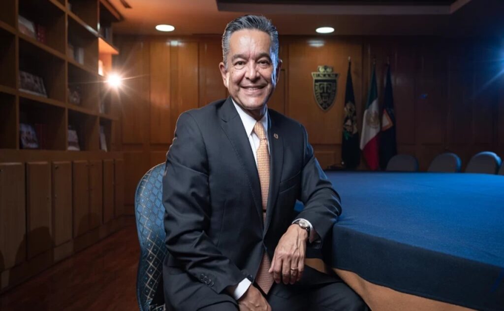 Quién es Raúl Juan Contreras Bustamante, aspirante a la rectoría de la UNAM