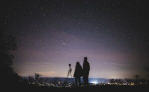 Cáele al picnic en CU para ver el eclipse que oscurecerá México