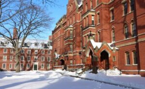 ¿Cómo acceder a los más de 120 cursos gratis que ofrece Harvard?