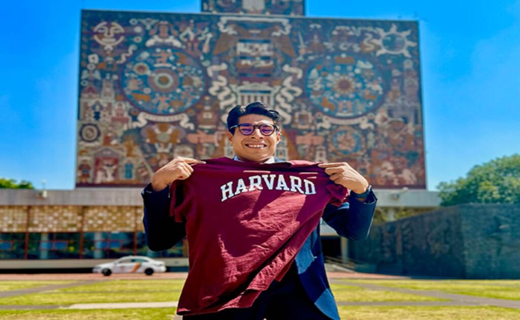 Alumno de Harvard y la UNAM gana premio