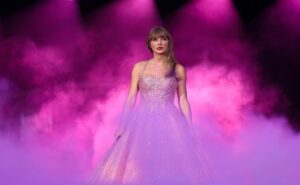 Curso de Taylor Swift en Harvard rompe récord de inscripción; buscan a más docentes
