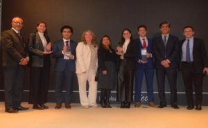 Estudiantes de la IBERO ganan competencia internacional de finanzas