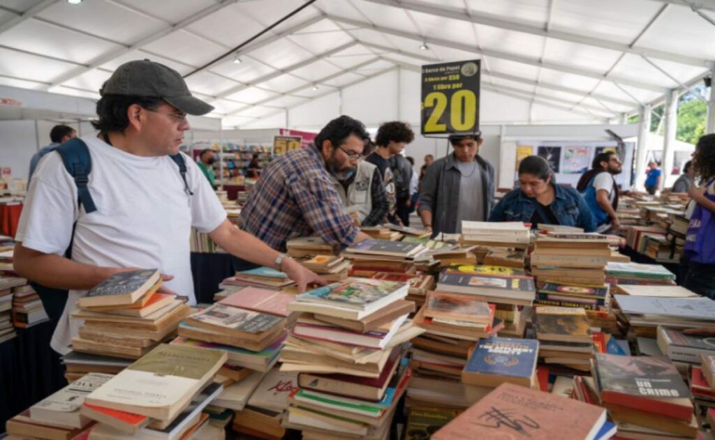 ¡Bara, bara! Libros desde 10 pesos en el Gran Remate de Libros 2024