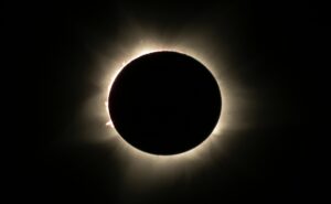 ¿Cómo seguir el eclipse solar en la NASA?