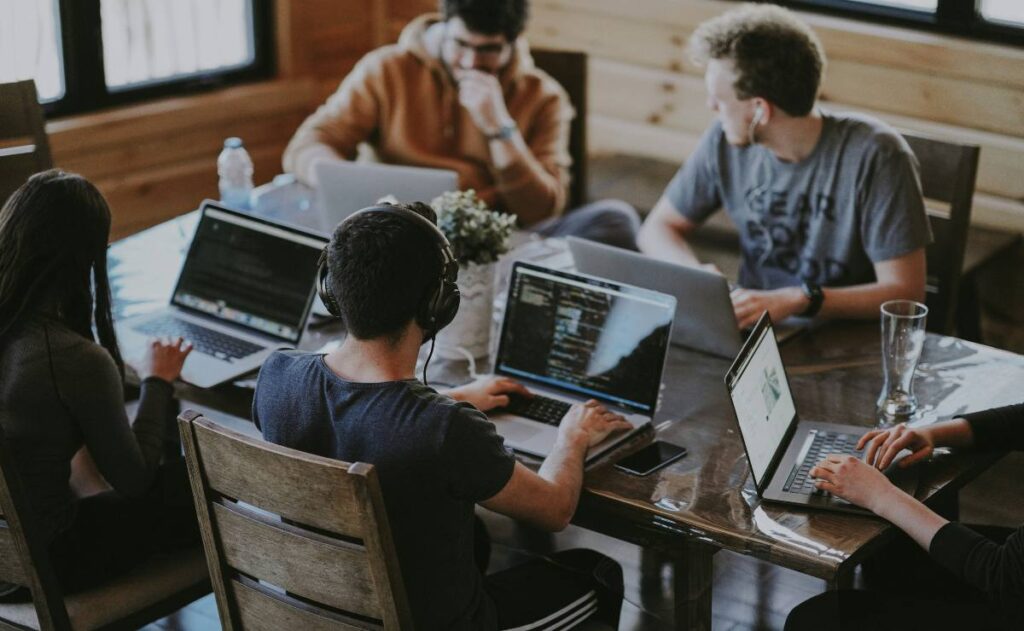 Santander lanza beca para proyectos universitarios que promuevan la inclusión