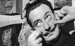 El día que Salvador Dalí contó el secreto de cómo mantenía su bigote
